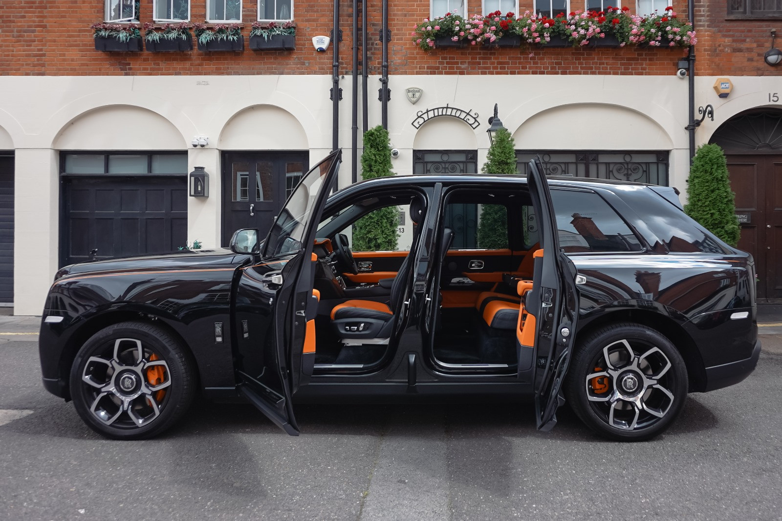 Book a Vip Chauffeur Service