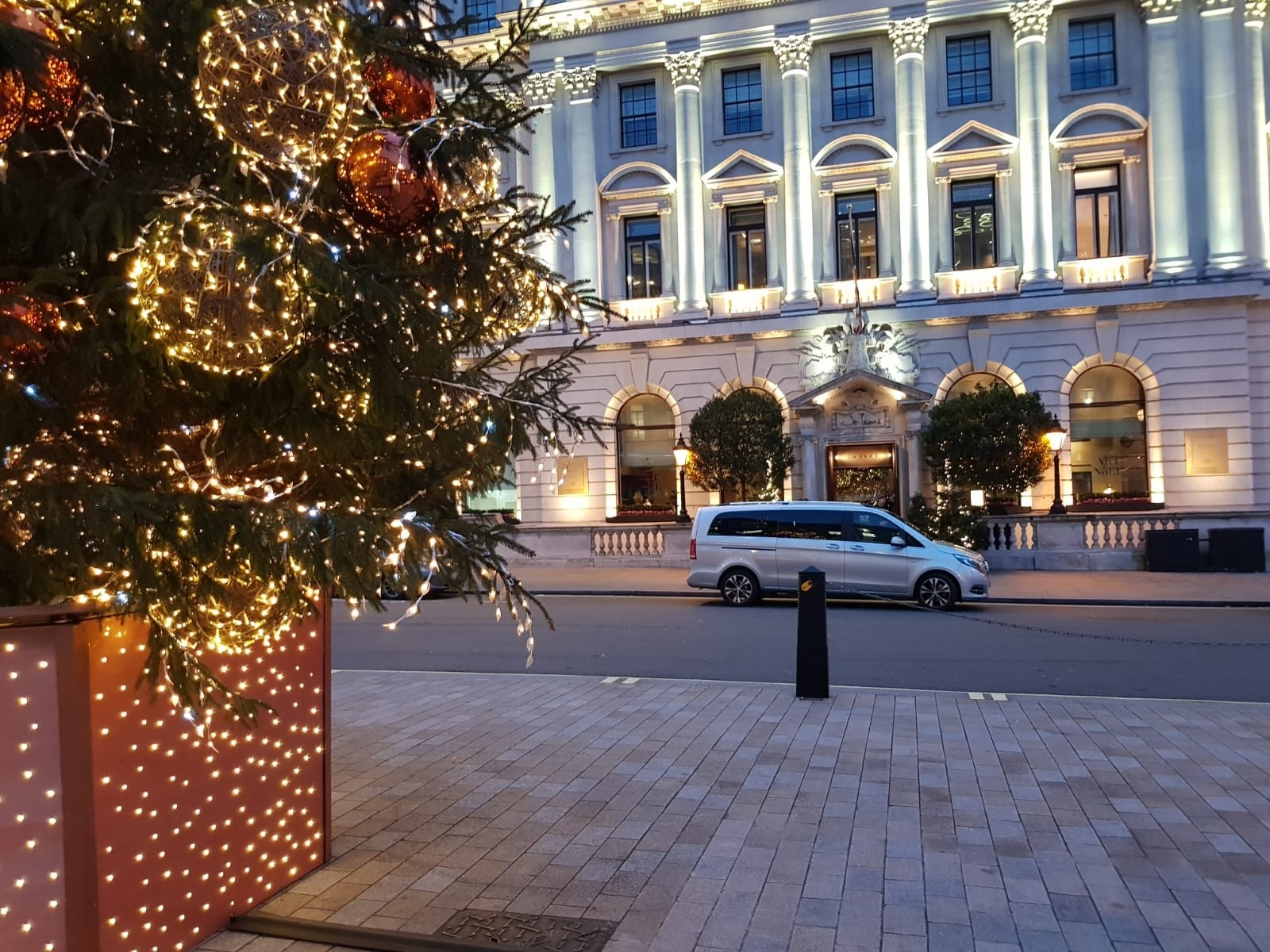 The Luxury Chauffeur Experience During the New Year 2026