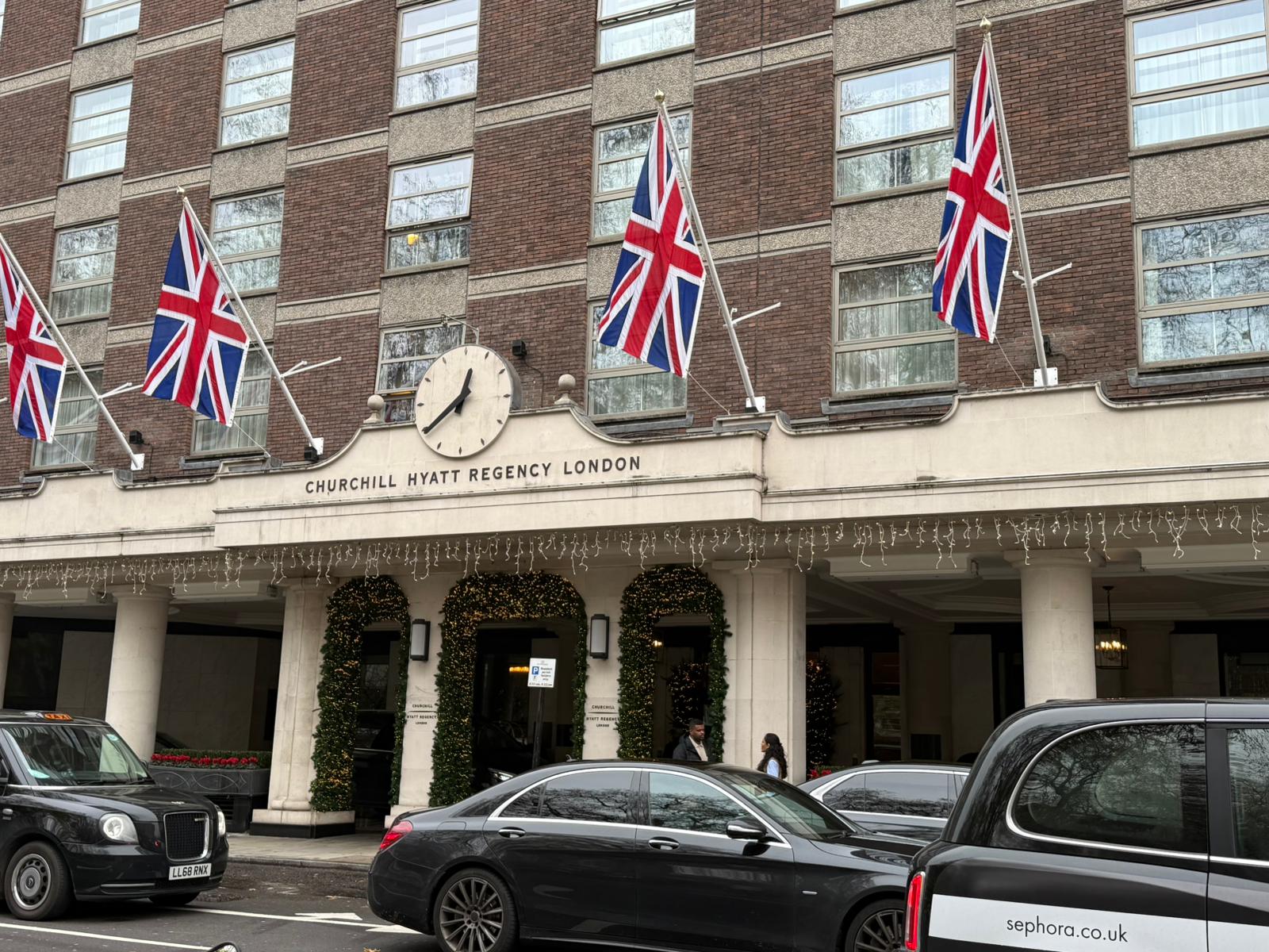 What Hotels Should Look For in a Chauffeur