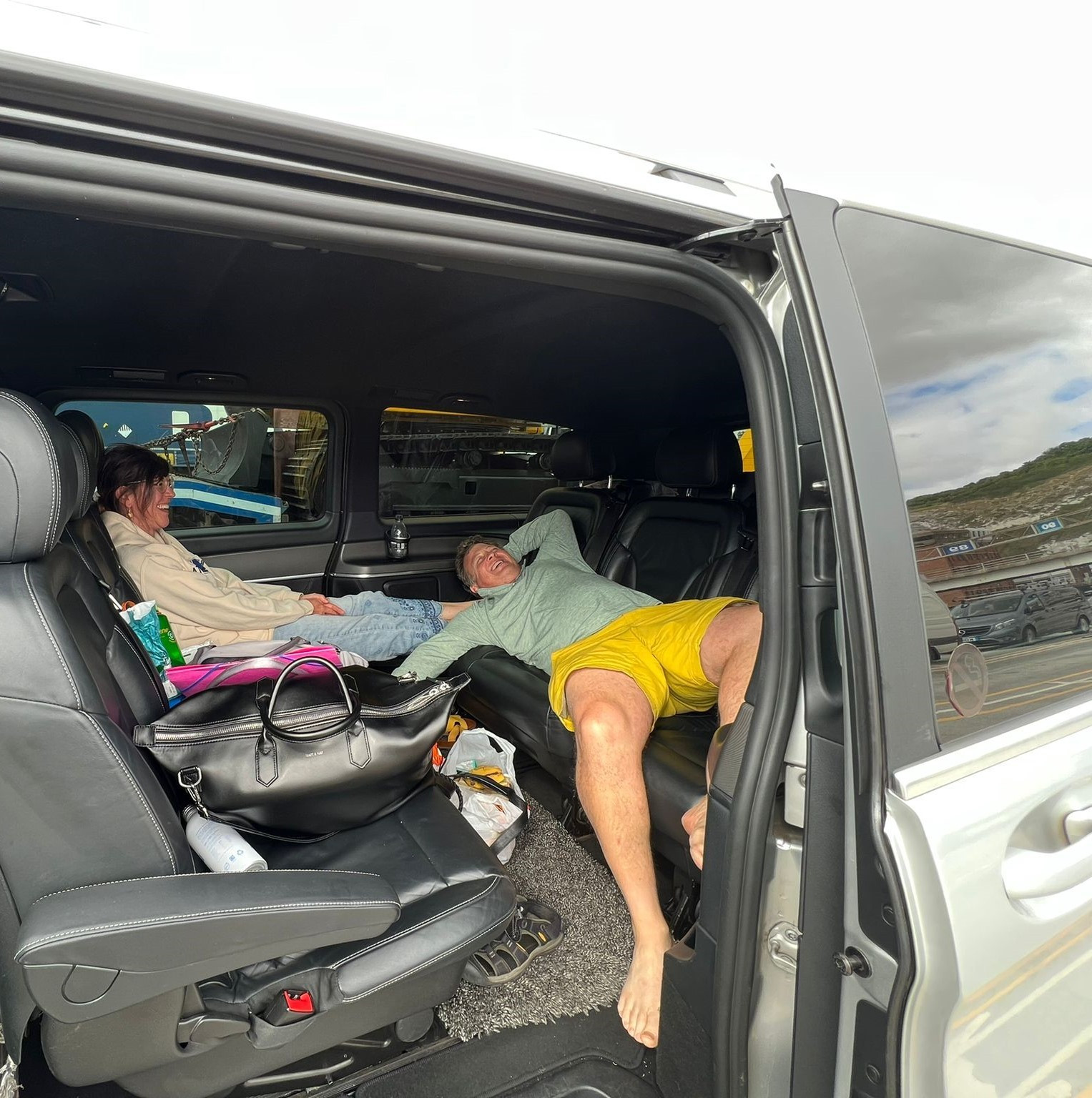 Benefits of Travelling by Chauffeur Service