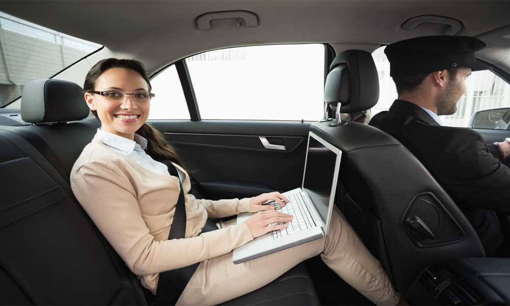 a-guide-to-hiring-a-corporate-chauffeur-for-business-trip