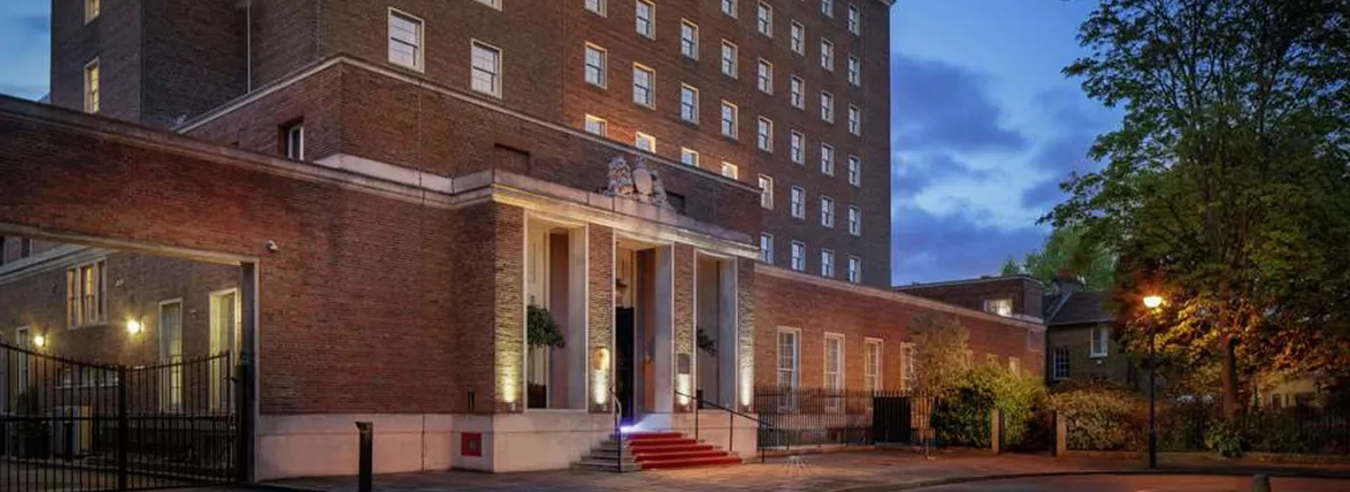DoubleTree by Hilton London Greenwich chauffeur arrival