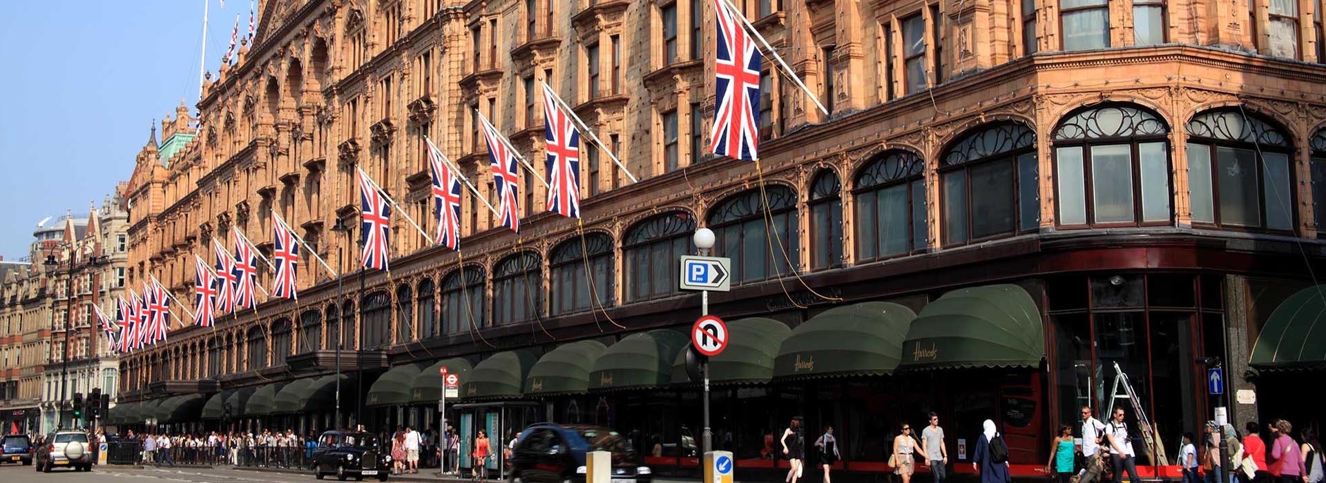The Wellesley Knightsbridge Hyde Park Corner chauffeur arrival