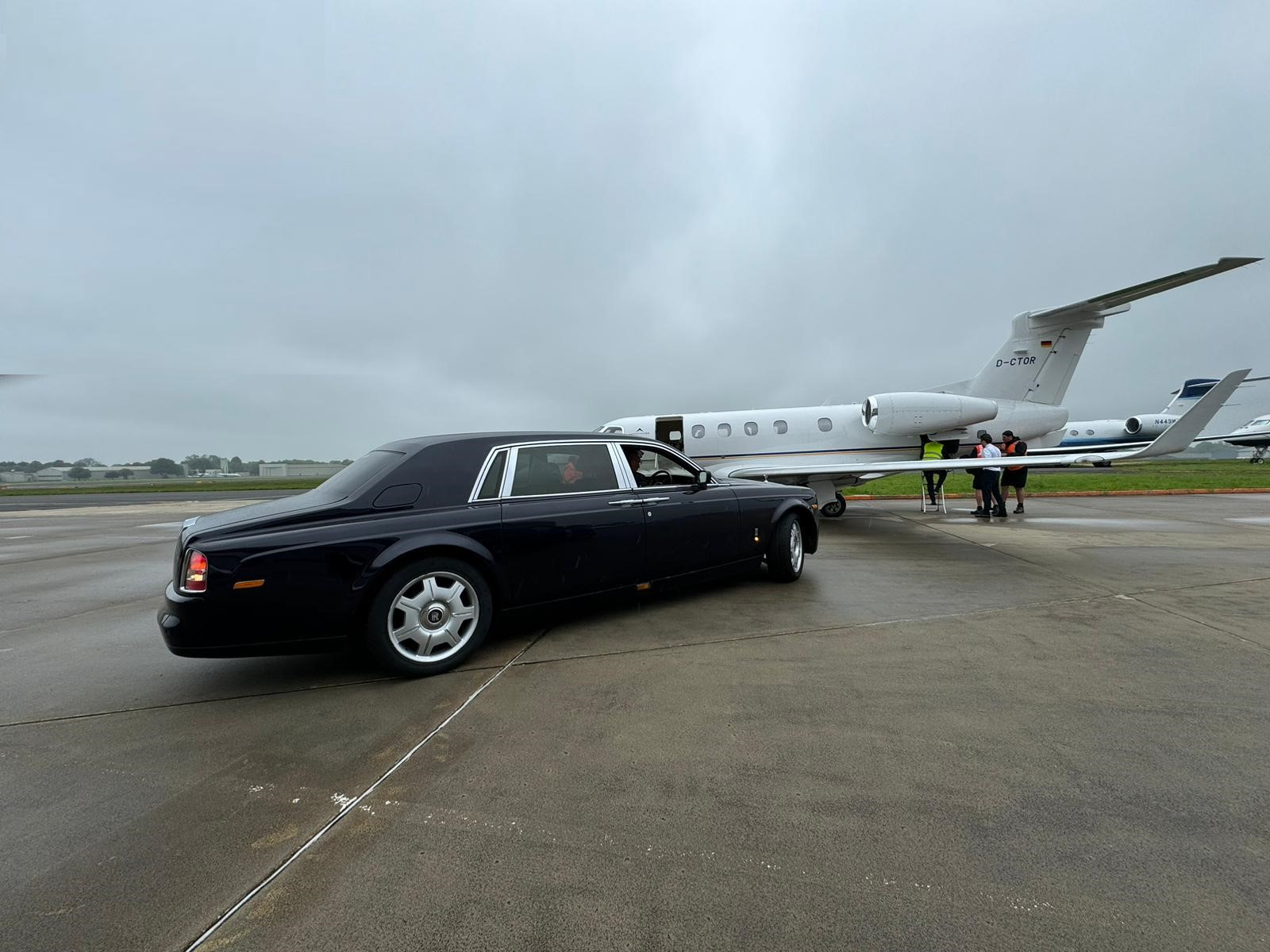 Travelling by Chauffeur Service vs. Air Travel